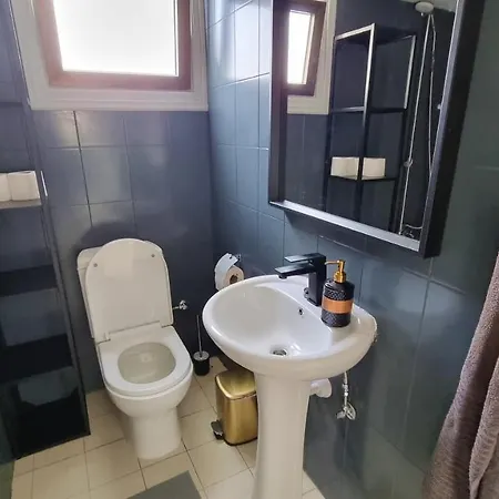 Cozy Apt / 100 Mbit+ Netflix / Near Airport Apartment