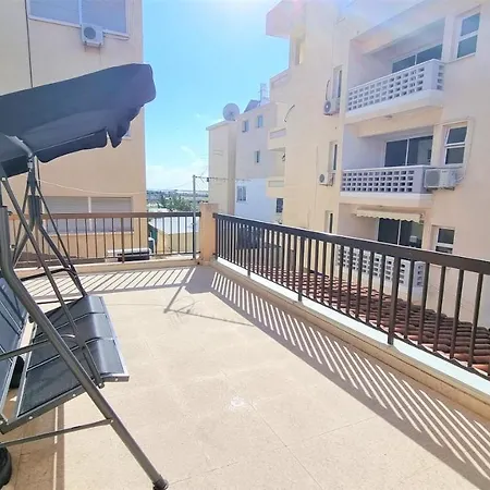 Cozy Apt / 100 Mbit+ Netflix / Near Airport